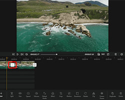 Video editing software achieving seamless transitions in a video
