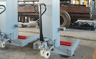 Workshop Post Lift Hydraulic Heavy Truck: Commercial Equipment Unit - Commercial Use - Plug, Movement | vehicles | assembling | repairing - Image 5