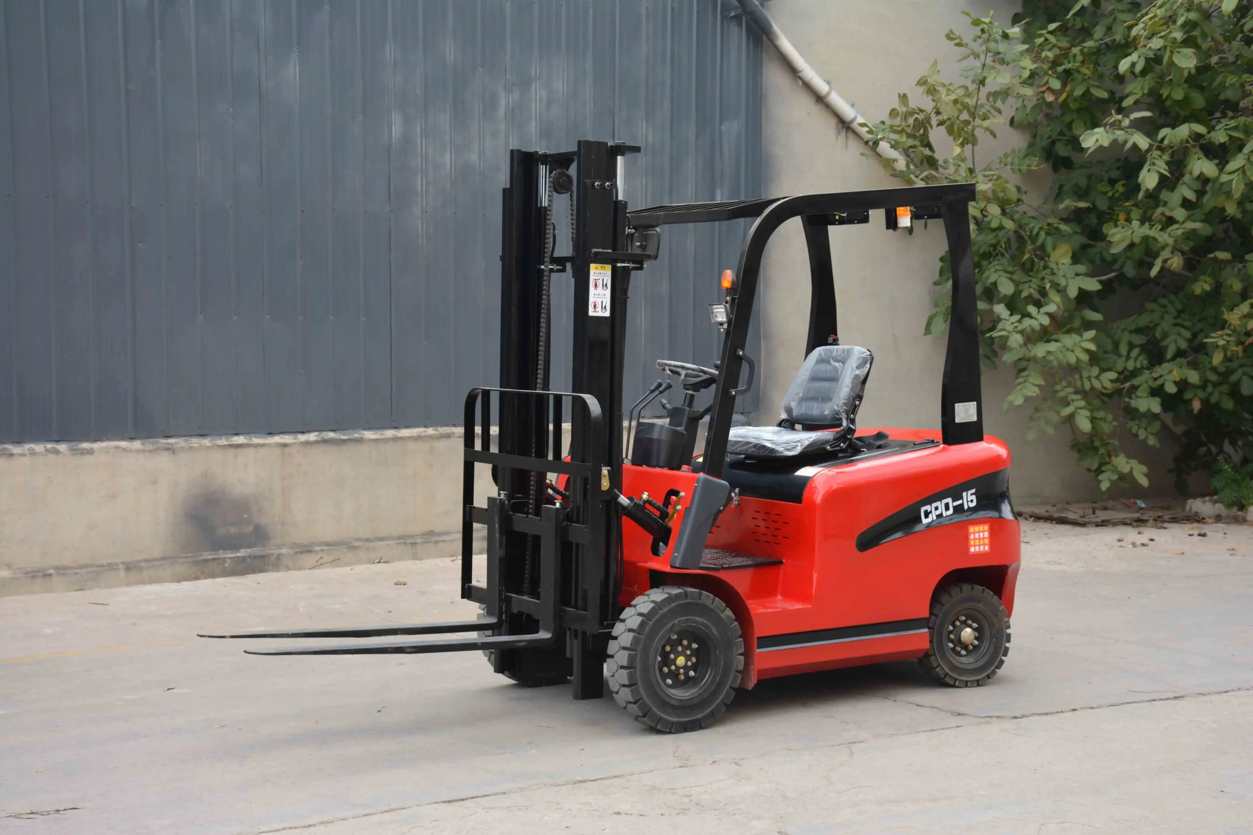 Customized Electric Forklift Ton Mini Lift | Deposit | Commercial Equipment - Image 3